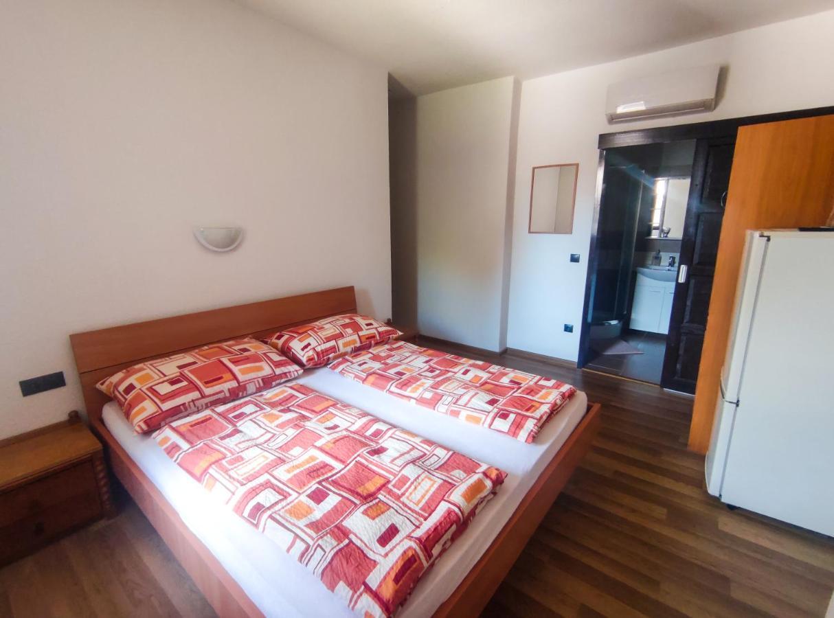 Hotel Viktoria Panzio Zamárdi Extérieur photo