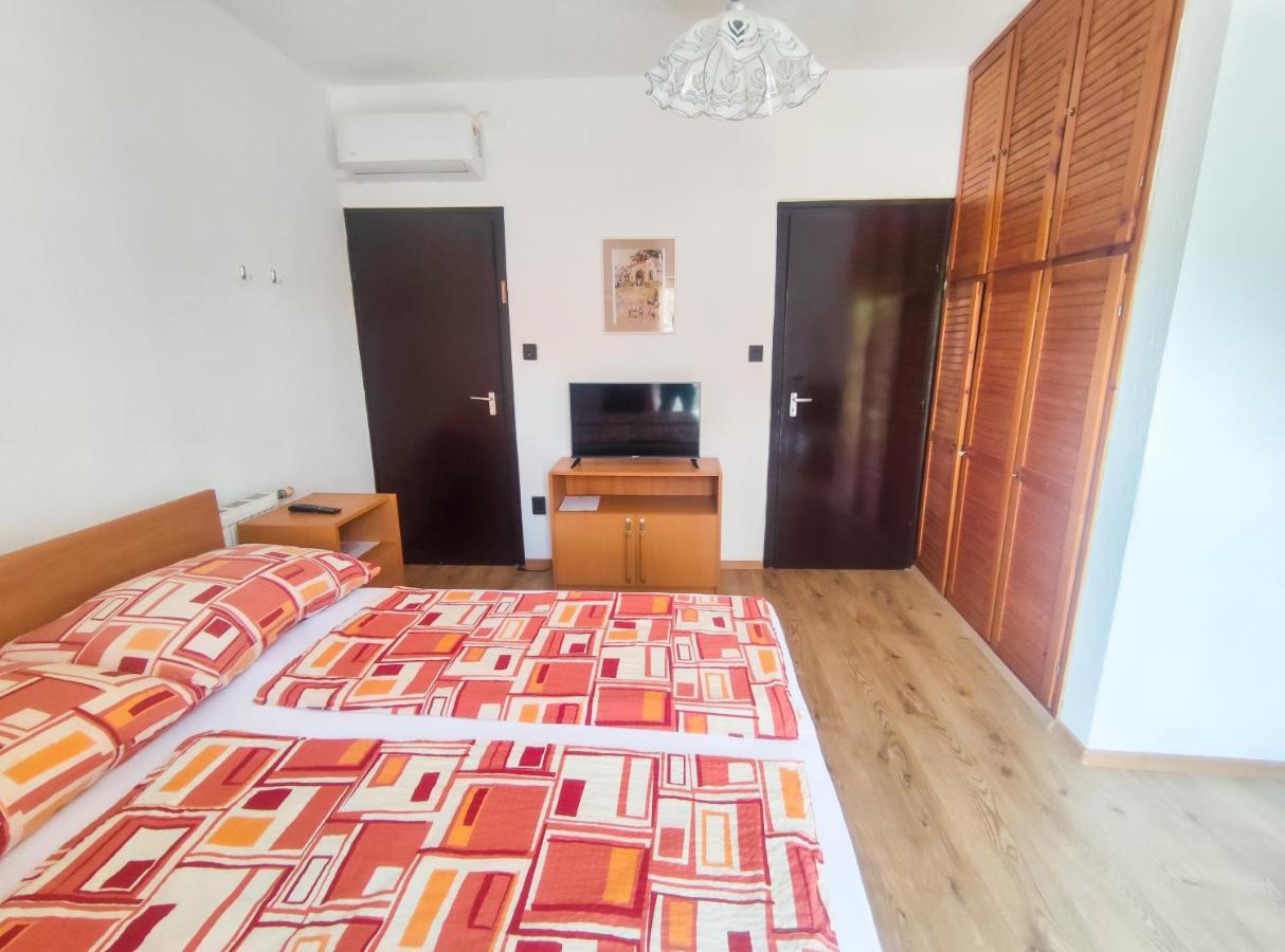 Hotel Viktoria Panzio Zamárdi Extérieur photo