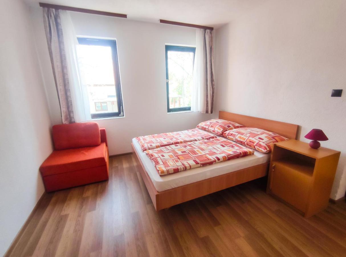 Hotel Viktoria Panzio Zamárdi Extérieur photo