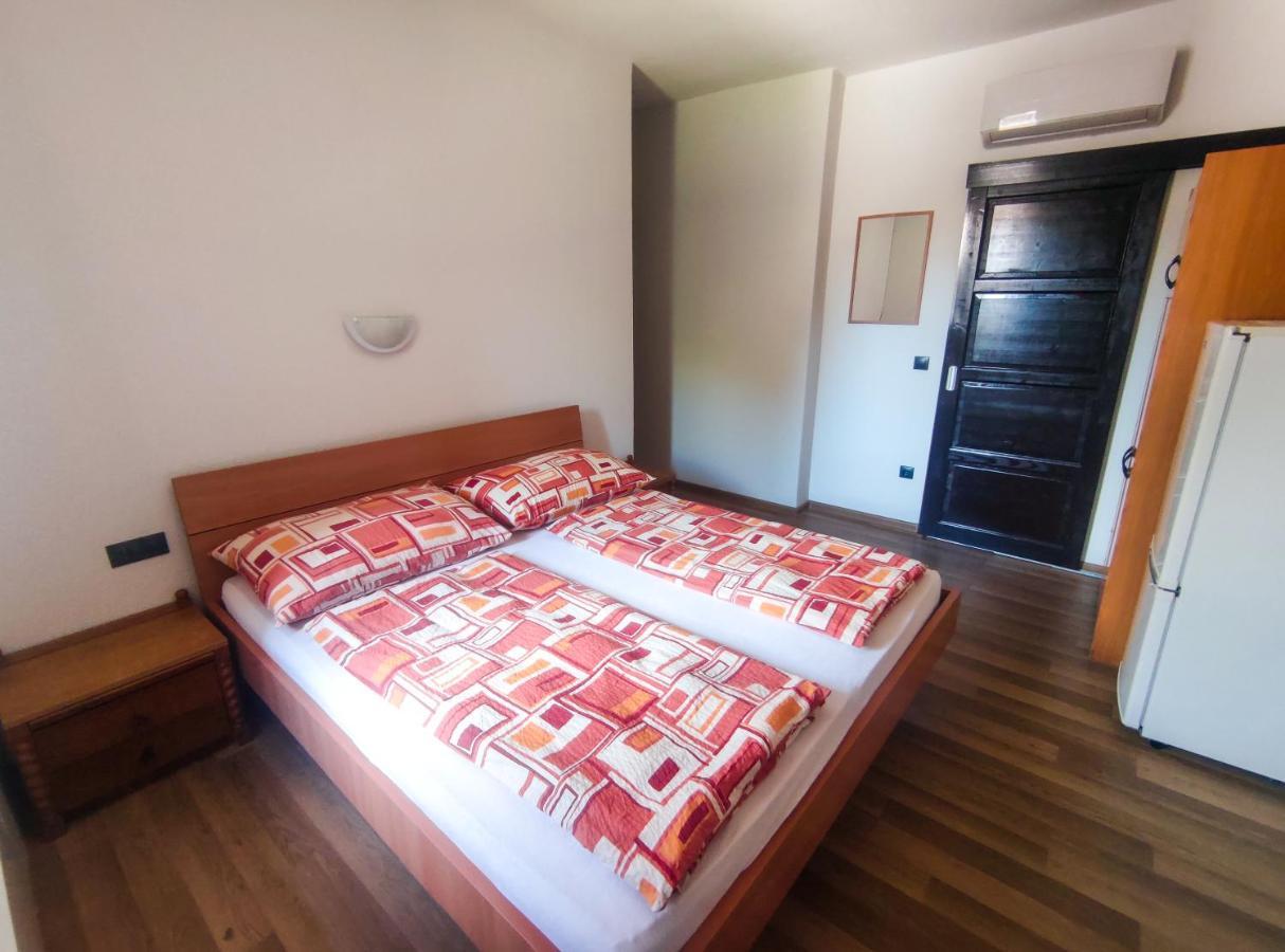 Hotel Viktoria Panzio Zamárdi Extérieur photo