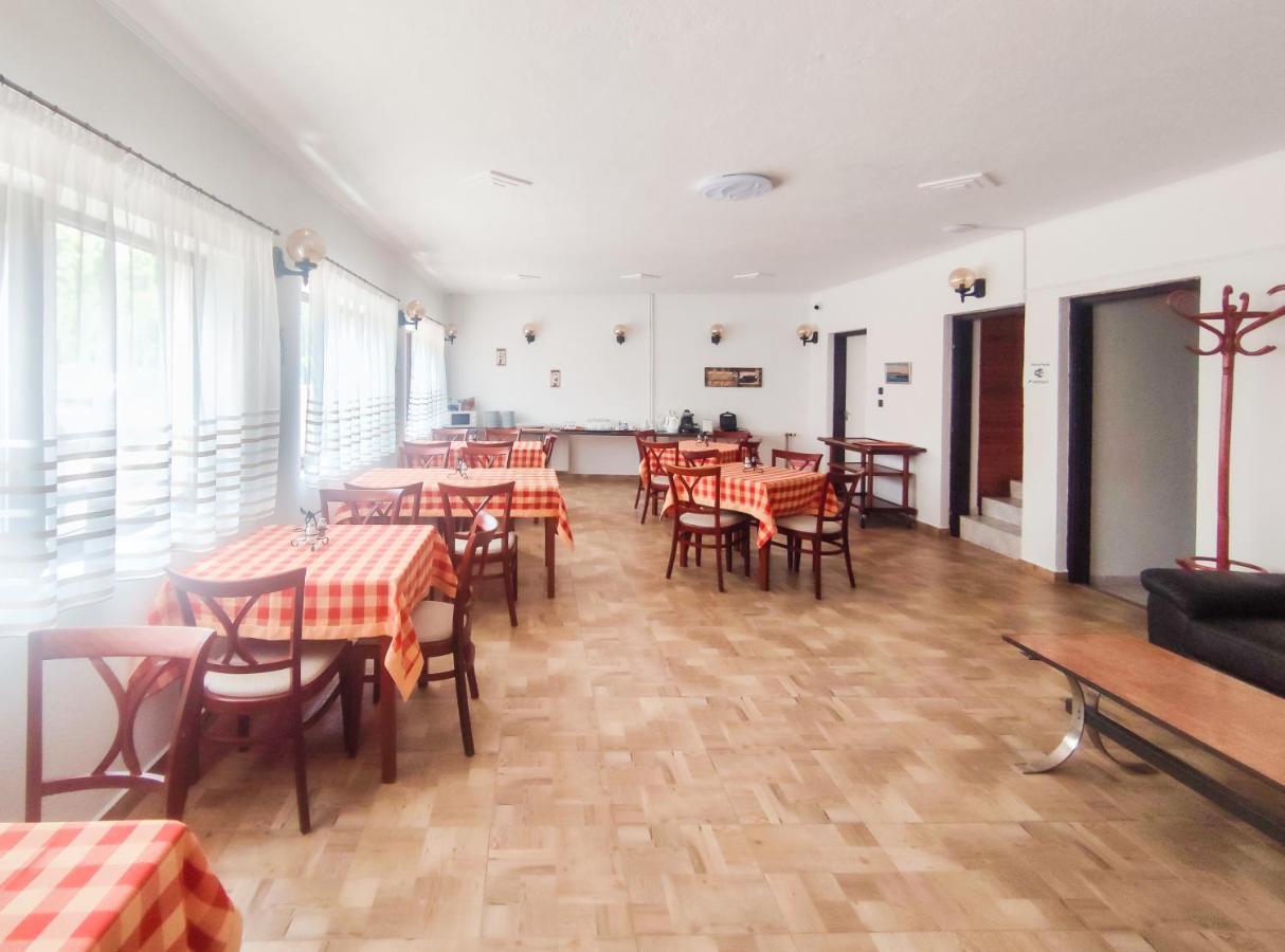 Hotel Viktoria Panzio Zamárdi Extérieur photo